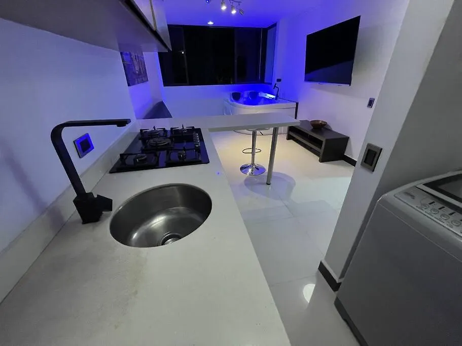 Апартаменты Laureles Best Location With Jacuzzi And Ac Медельин